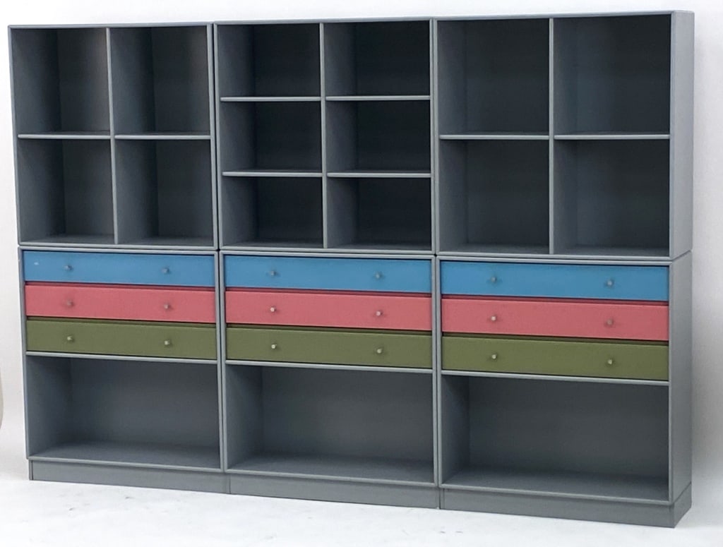 PETER LASSEN "MONTANA" MODULAR WALL
