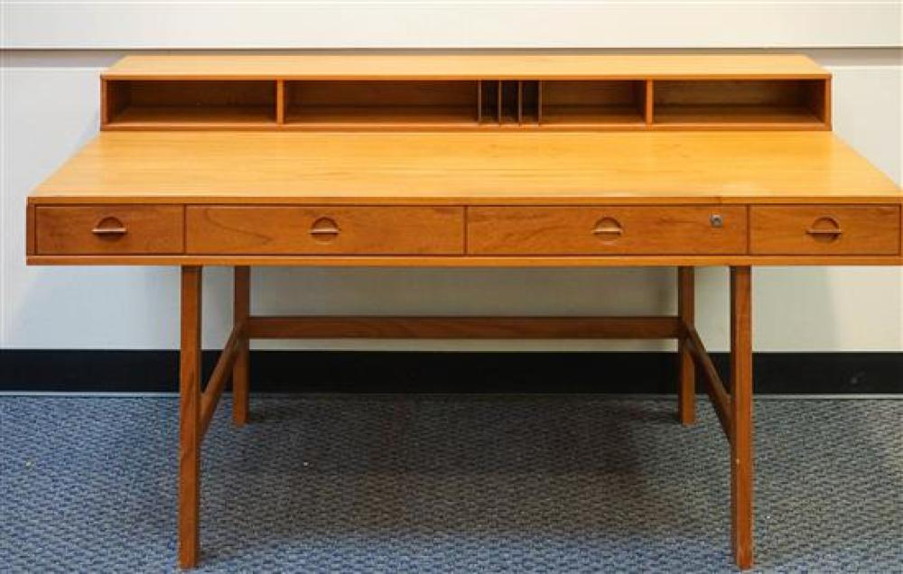 PETER LøVIG NIELSEN TEAK FLIP TOP