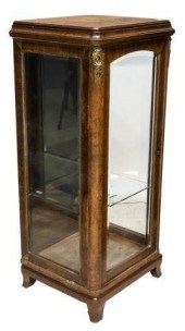 PETITE FRENCH GLAZED VITRINE D