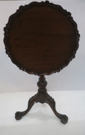 PETITE MAHOGANY TILT-TOP TABLE