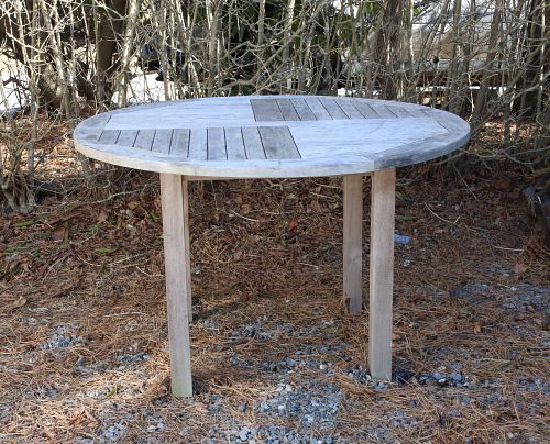 PETITE ROUND TEAKWOOD BREAKFAST