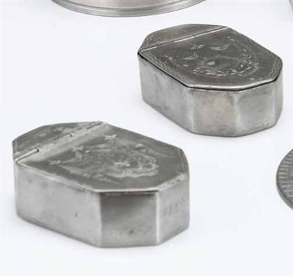 Pewter snuff box    broadhead,