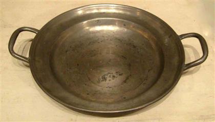 Pewter two-handled dish    english,