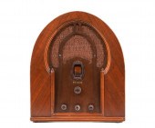 Philco 44 cathedral radio, cir