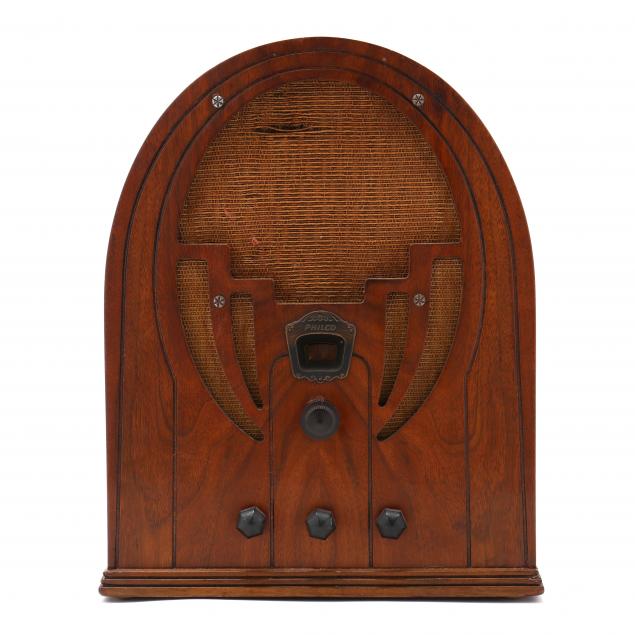 PHILCO TYPE 60B CATHEDRAL RADIO FOR