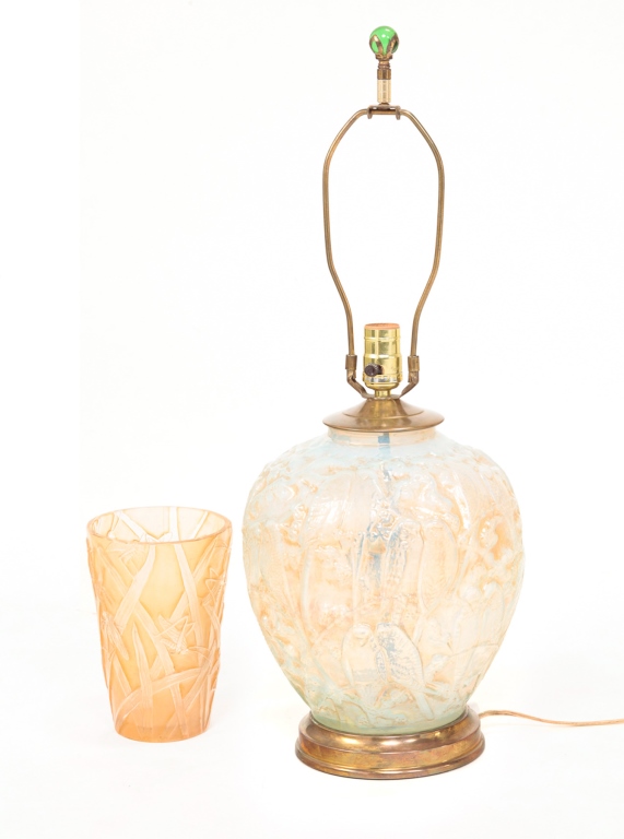 PHOENIX GLASS "LOVE BIRDS" LAMP AND