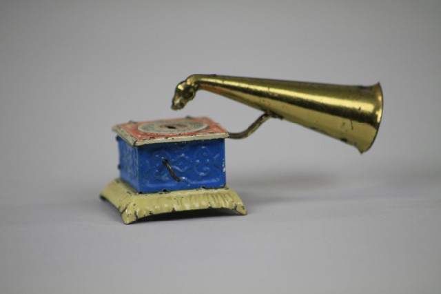 PHONOGRAPH PENNY TOY Meier