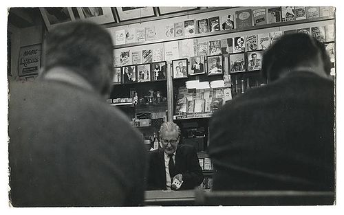 PHOTOGRAPH OF VERNON GIVING MAGIC