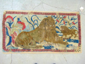 PICTORIAL HOOKED RUG WITH LION
