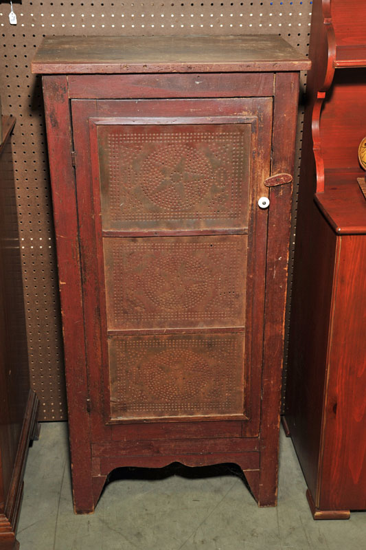PIE SAFE. Small size  single door