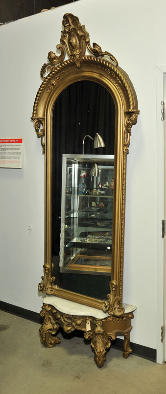 PIER MIRROR. Gilt carved pier