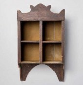 PIGEON HOLE SHELFA small hangi