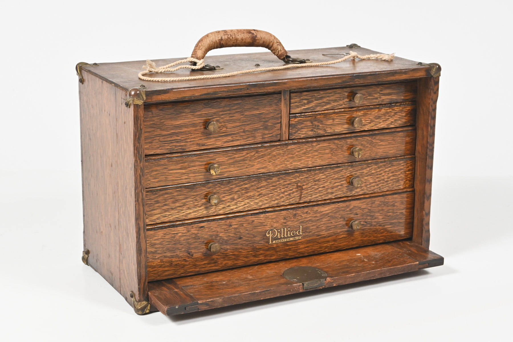 PILLIOD OAK MECHANICS CHEST: A