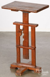 PINE ADJUSTABLE RATCHET STAND,