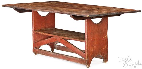 PINE BENCH TABLE, 19TH C.Unusual