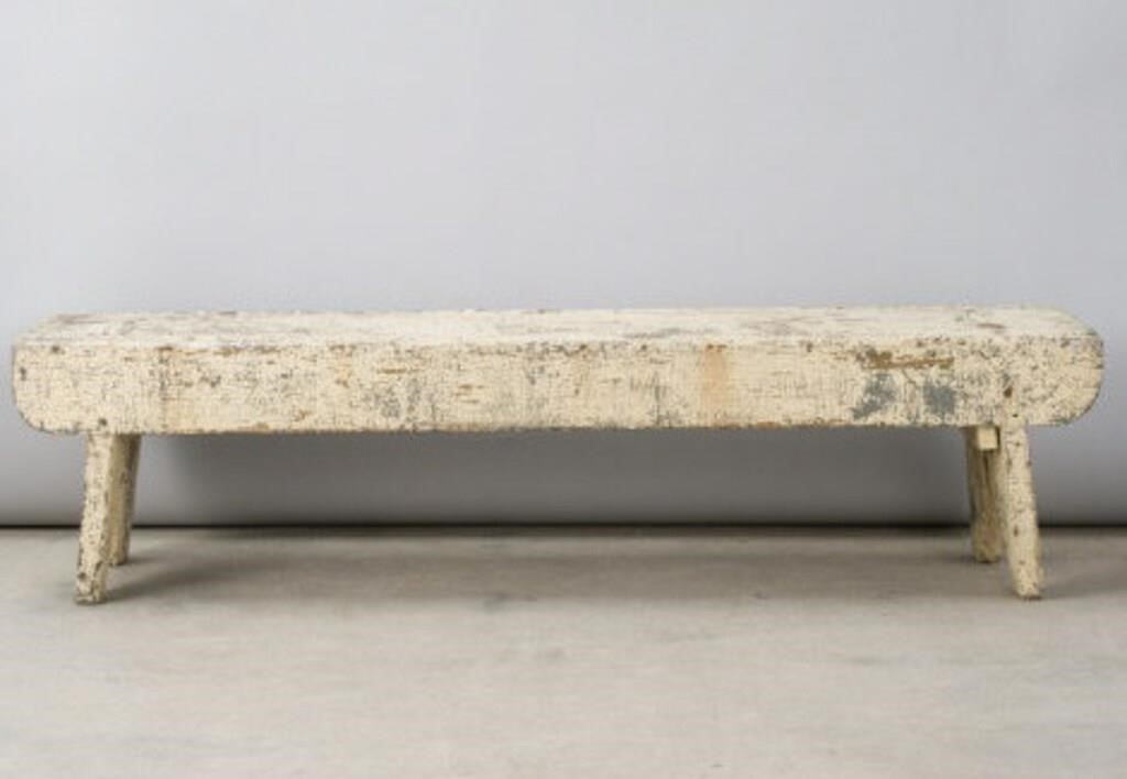 PINE BENCHA pine bench in old white