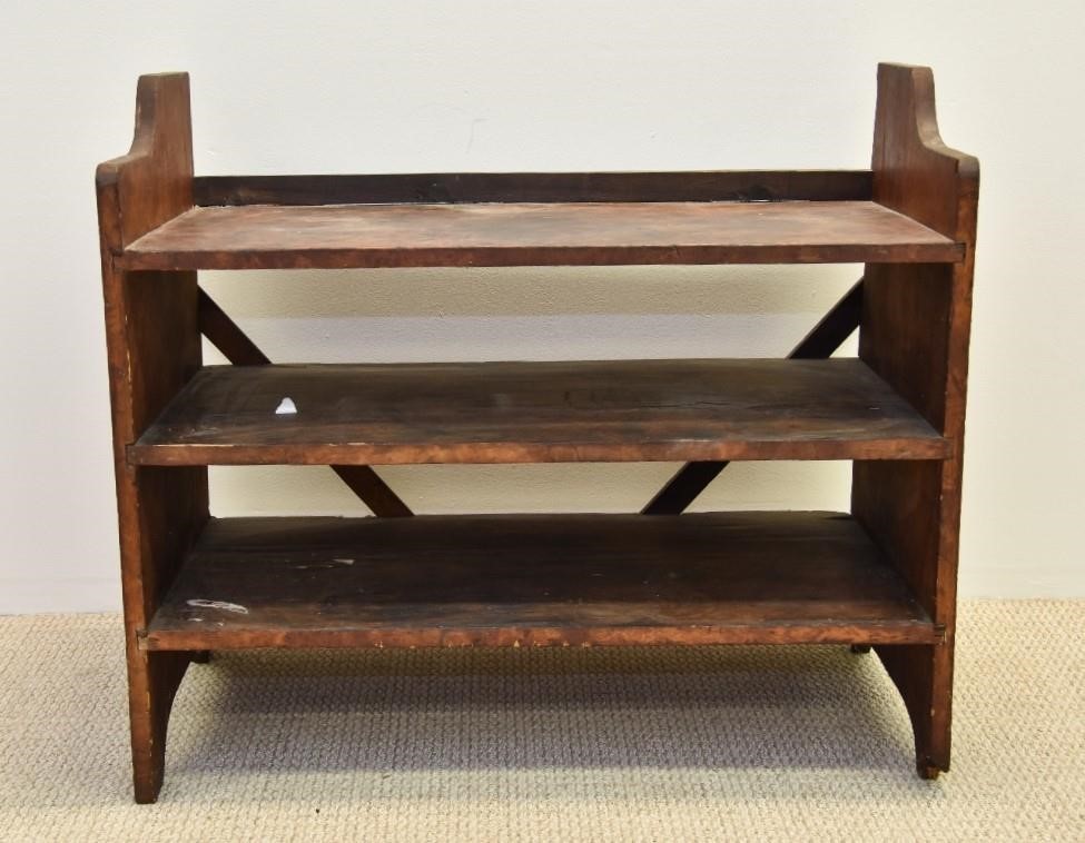 Pine bucket bench with shaped