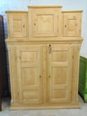 PINE CABINET, 3 DOOR TOP OVER
