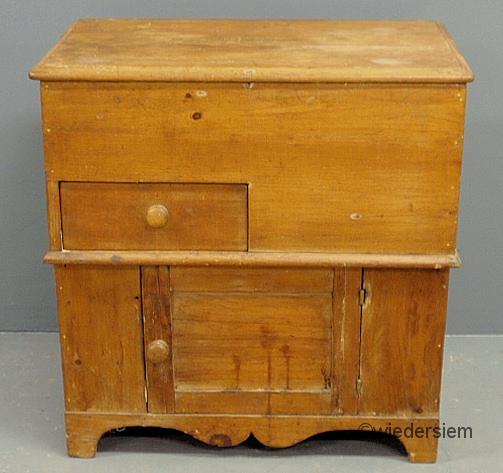 Pine commode with a lift lid single