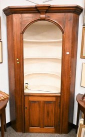 PINE CORNER CUPBOARDPine Corne