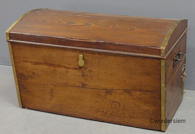 Pine dome-lid trunk with blue