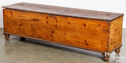 PINE LIFT LID BENCH, 19TH C.Pine