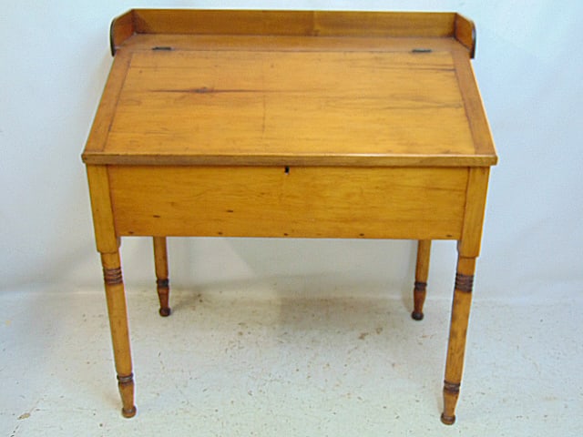 PINE LIFT TOP, SLANTED DESK, 3