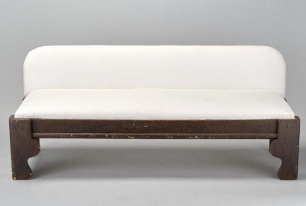 PINE LOW-BACK COUCHA robust low