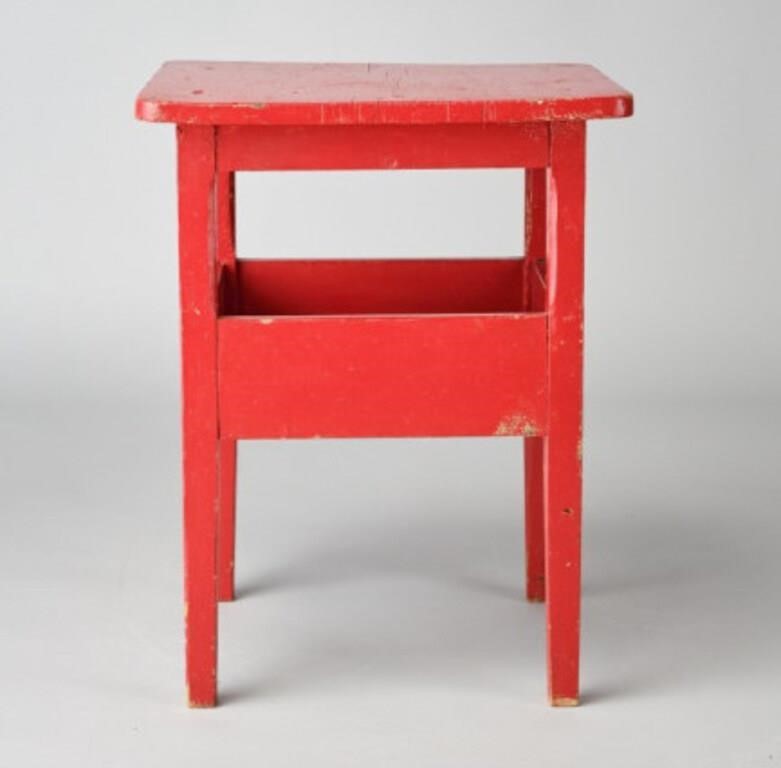 PINE SIDE TABLEA pine side table in