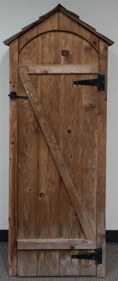 PINE SINGLE-DOOR UTILITY CABIN