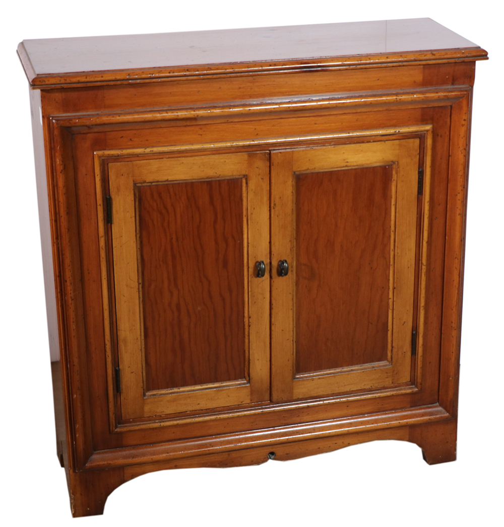PINE TWO DOOR CUPBOARD Small pine