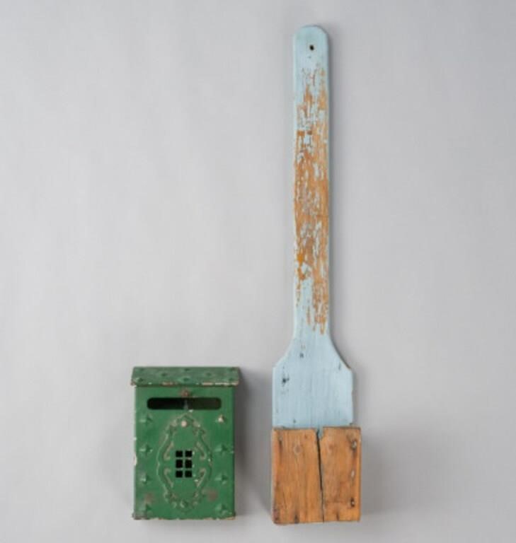 PINE WALL BOX AND MAILBOXLot of
