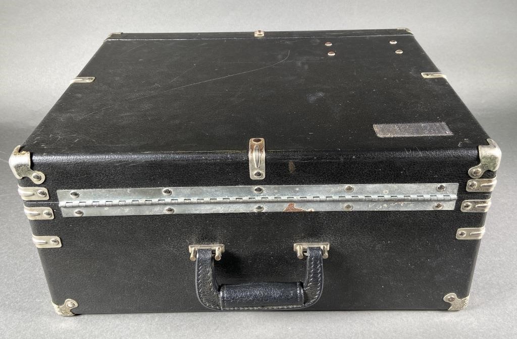 PISTOL RANGE BOX WITH SPOTTING