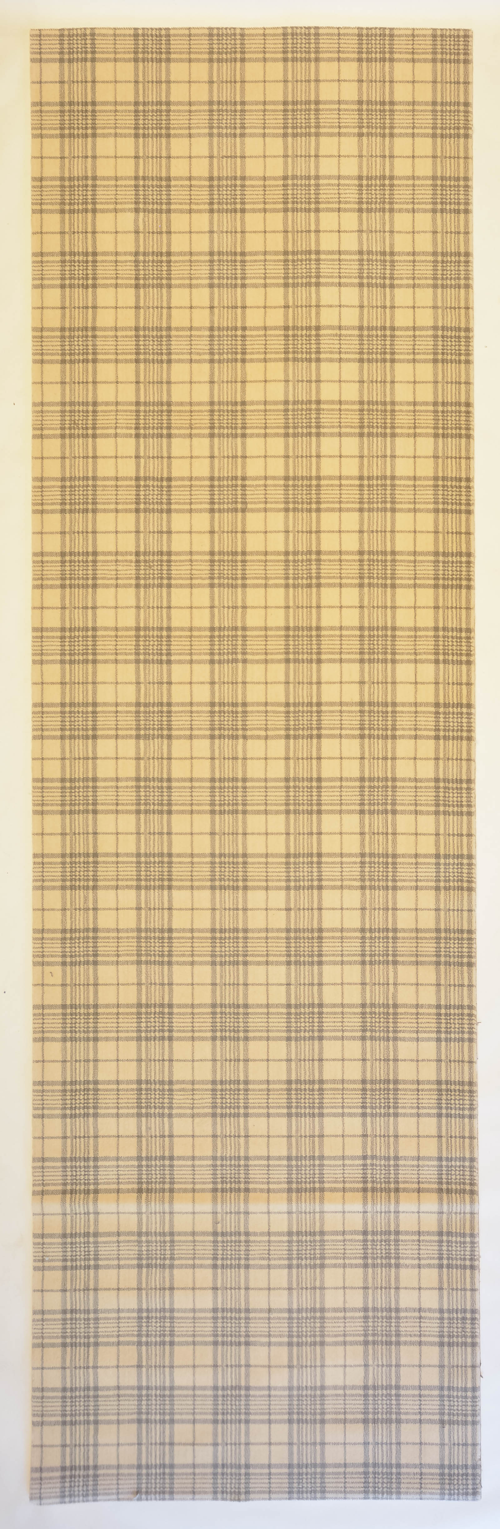 PLAID BROADLOOM REMNANT. 4.10 X