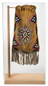 PLAINS BEADED HIDE BAGlate 19t