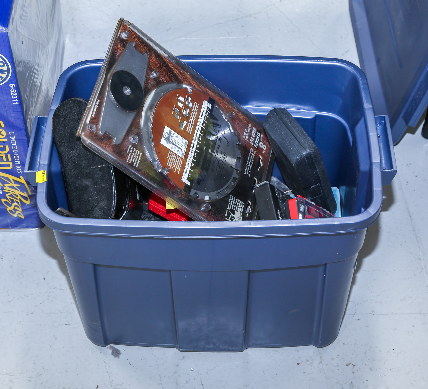 PLASTIC TOTE OF ASSORTED TOOLS
