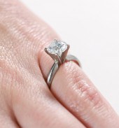 PLATINUM & 1.28CT NATURAL DIAM