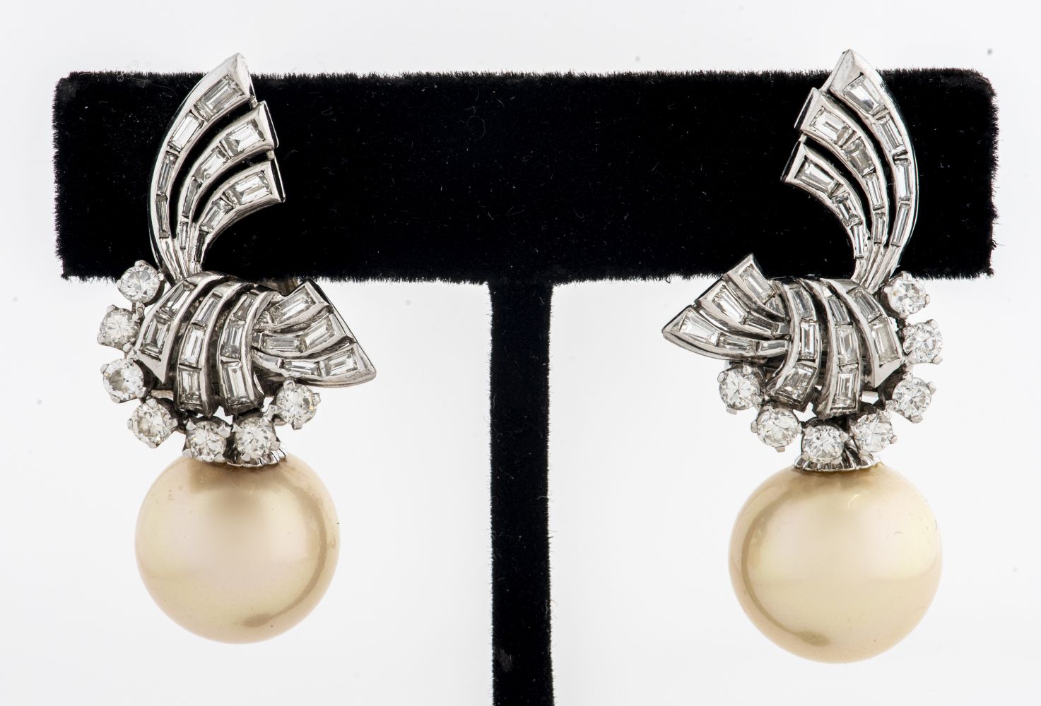 PLATINUM 14MM SOUTH SEA PEARL