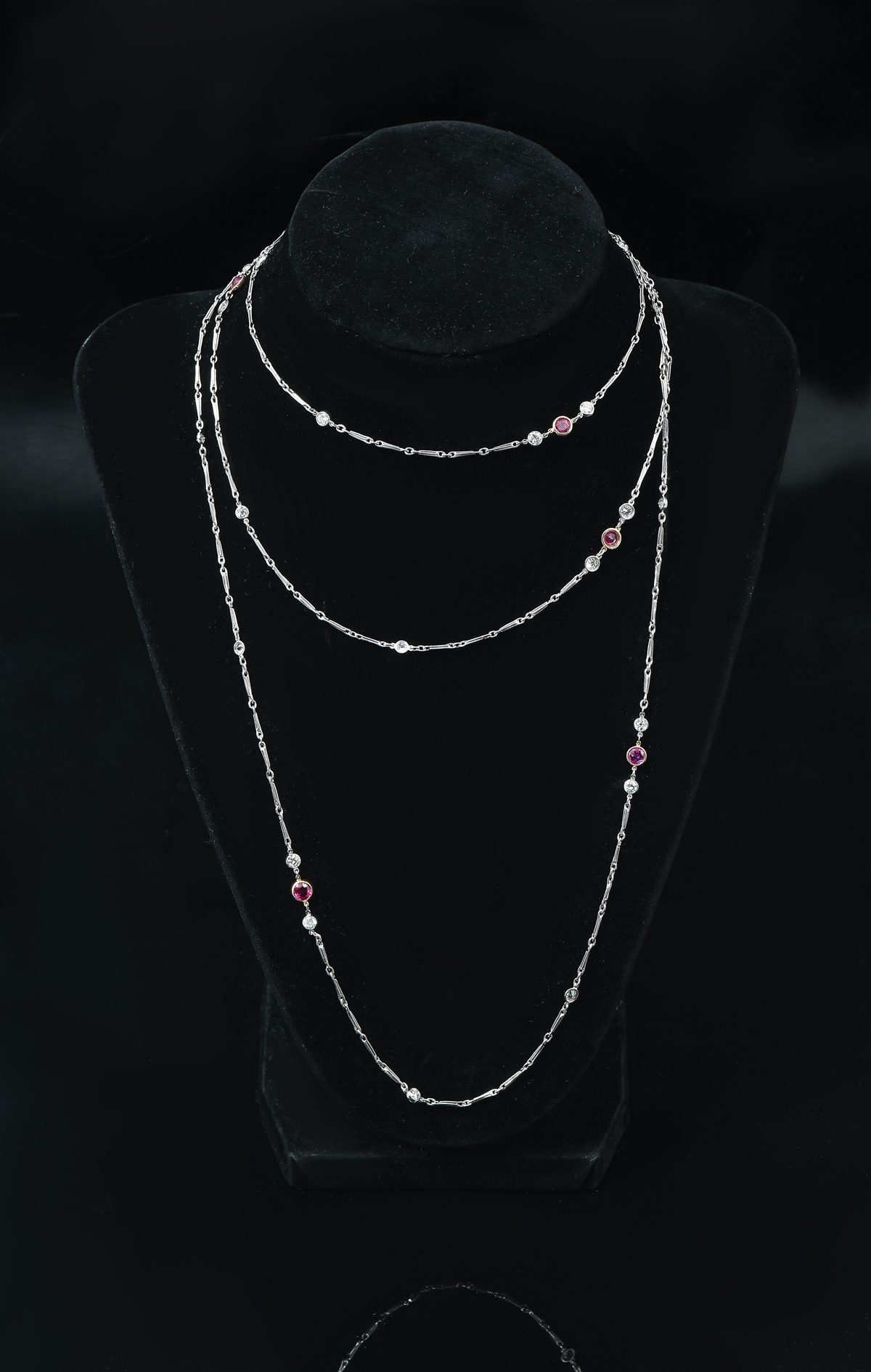 PLATINUM & 18K PINK SAPPHIRE 5.65