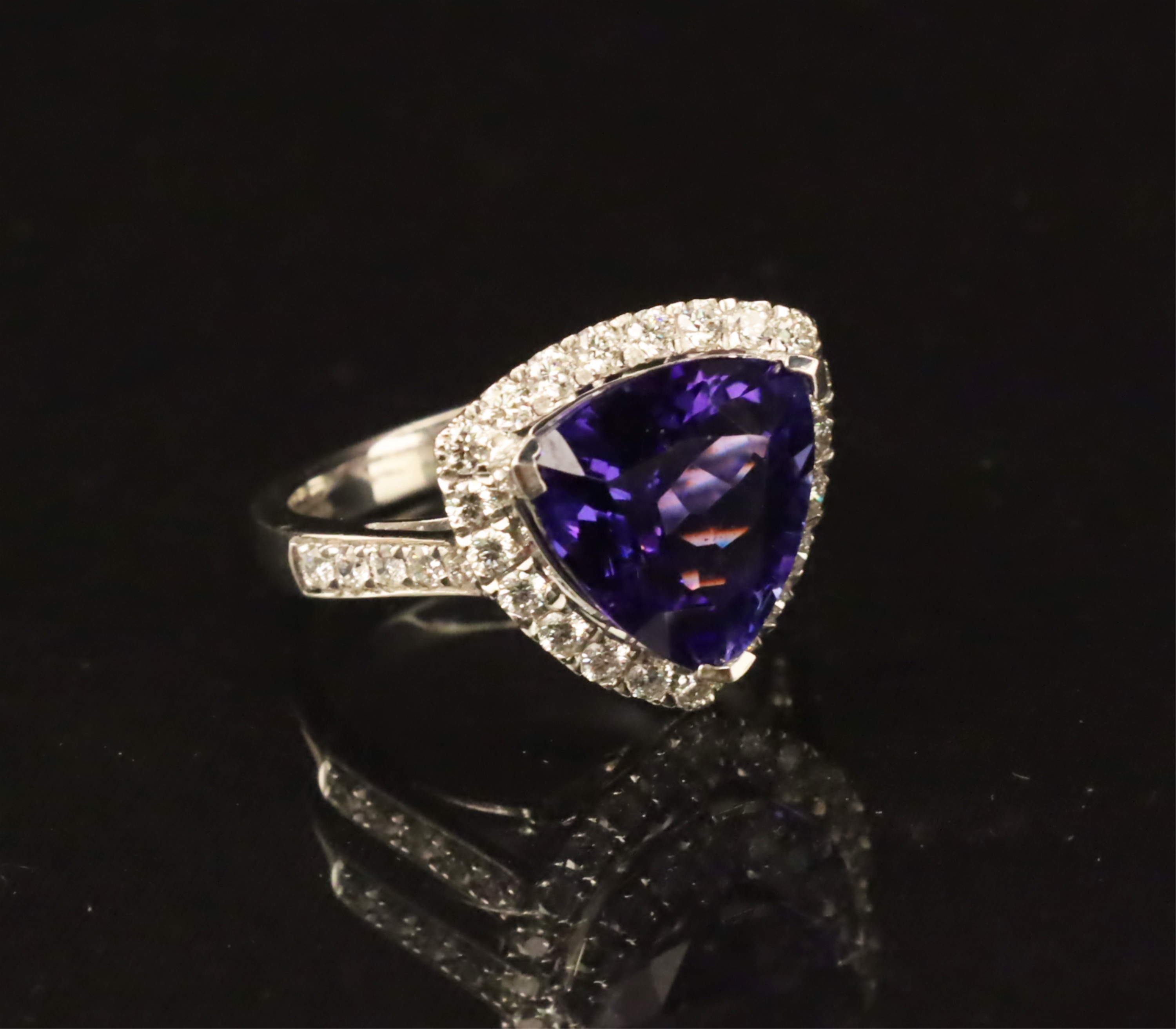 PLATINUM 6.28 CT TANZANITE AND