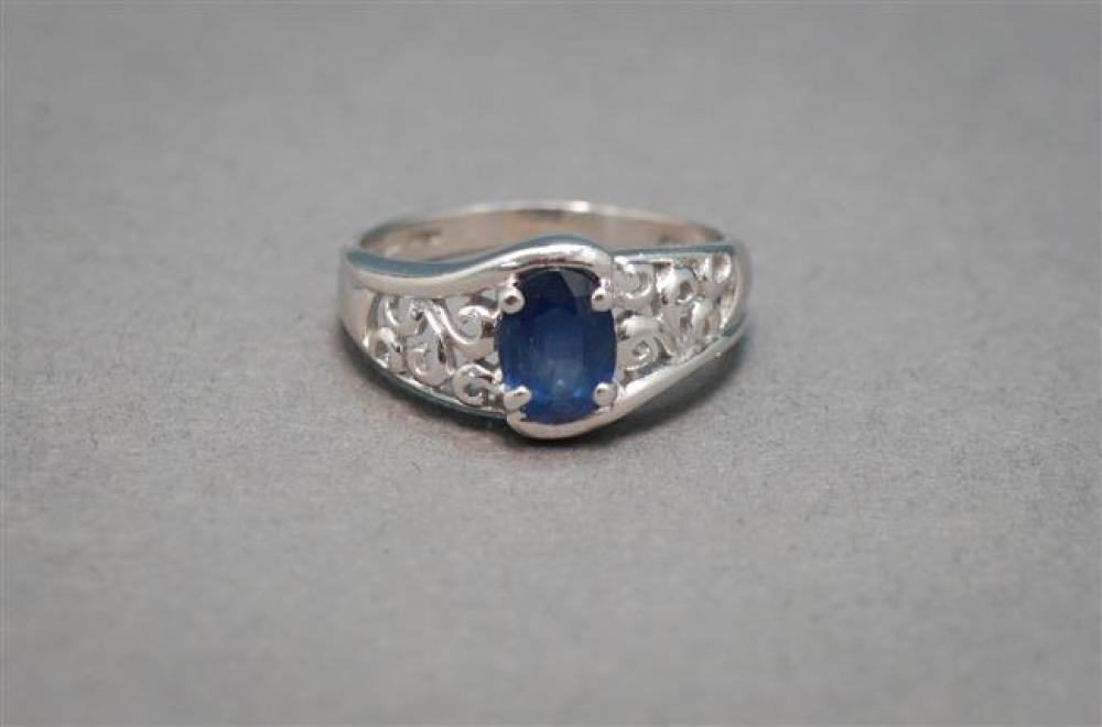 PLATINUM AND BLUE SAPPHIRE RING,