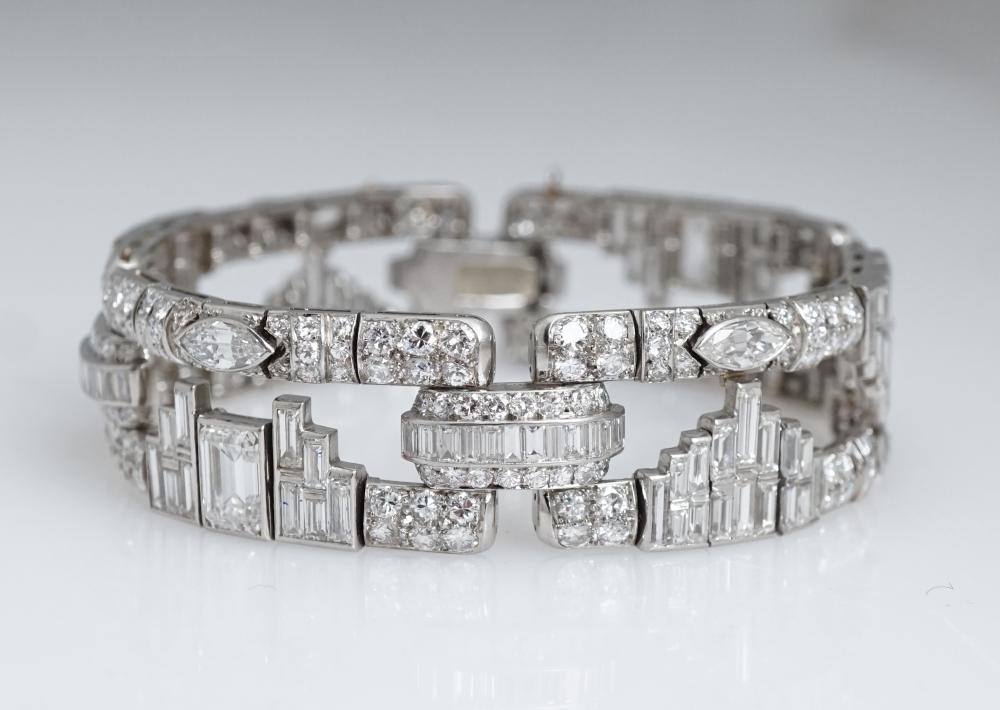 PLATINUM AND DIAMOND BRACELET,