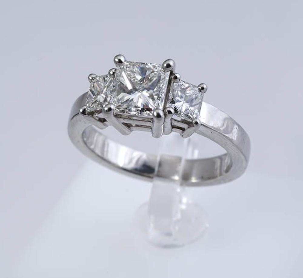 PLATINUM AND DIAMOND RINGPlatinum