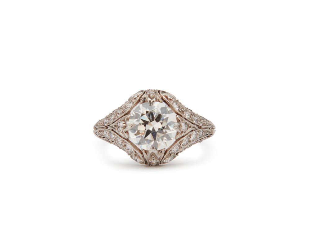 PLATINUM AND DIAMOND RINGPlatinum