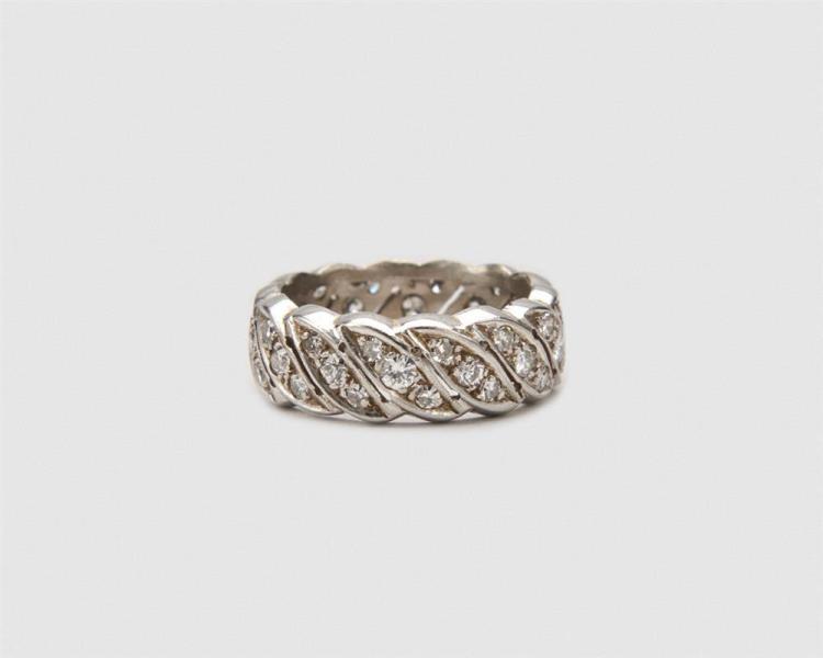 PLATINUM AND DIAMOND RINGPlatinum