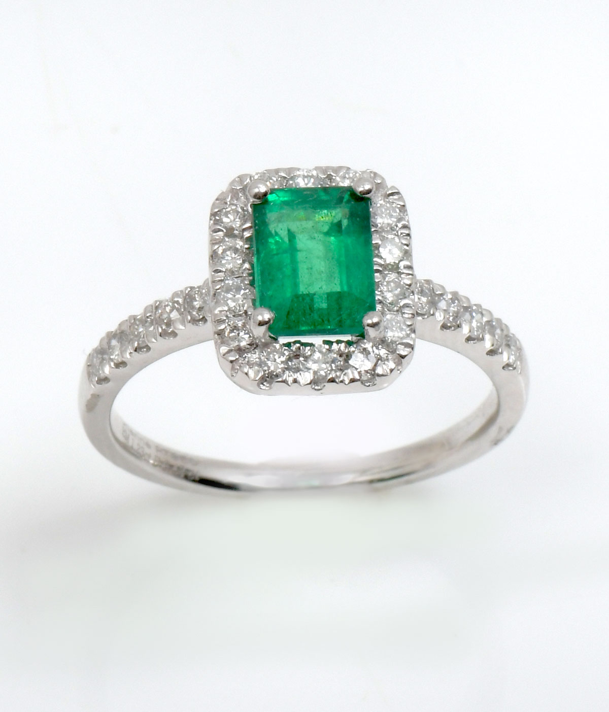 PLATINUM DIAMOND & EMERALD RING