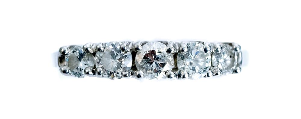 PLATINUM DIAMOND ENGAGEMENT RING