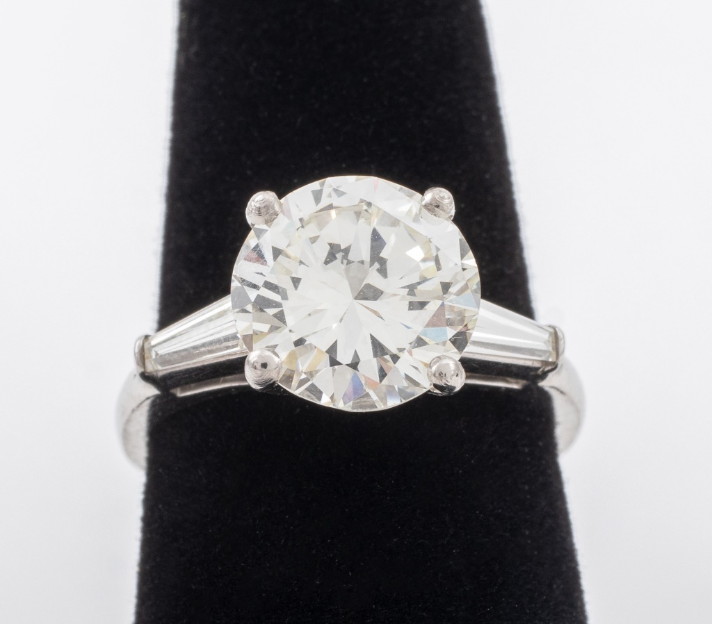 PLATINUM DIAMOND RING 3.19 RBC K