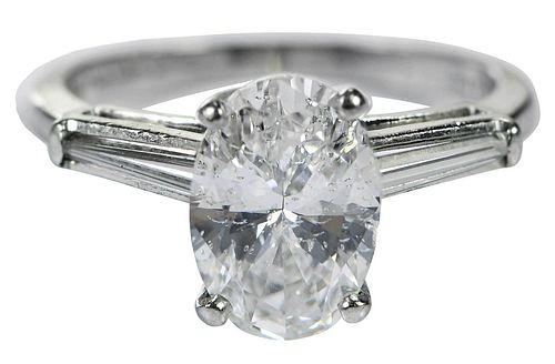 PLATINUM DIAMOND RINGcenter oval