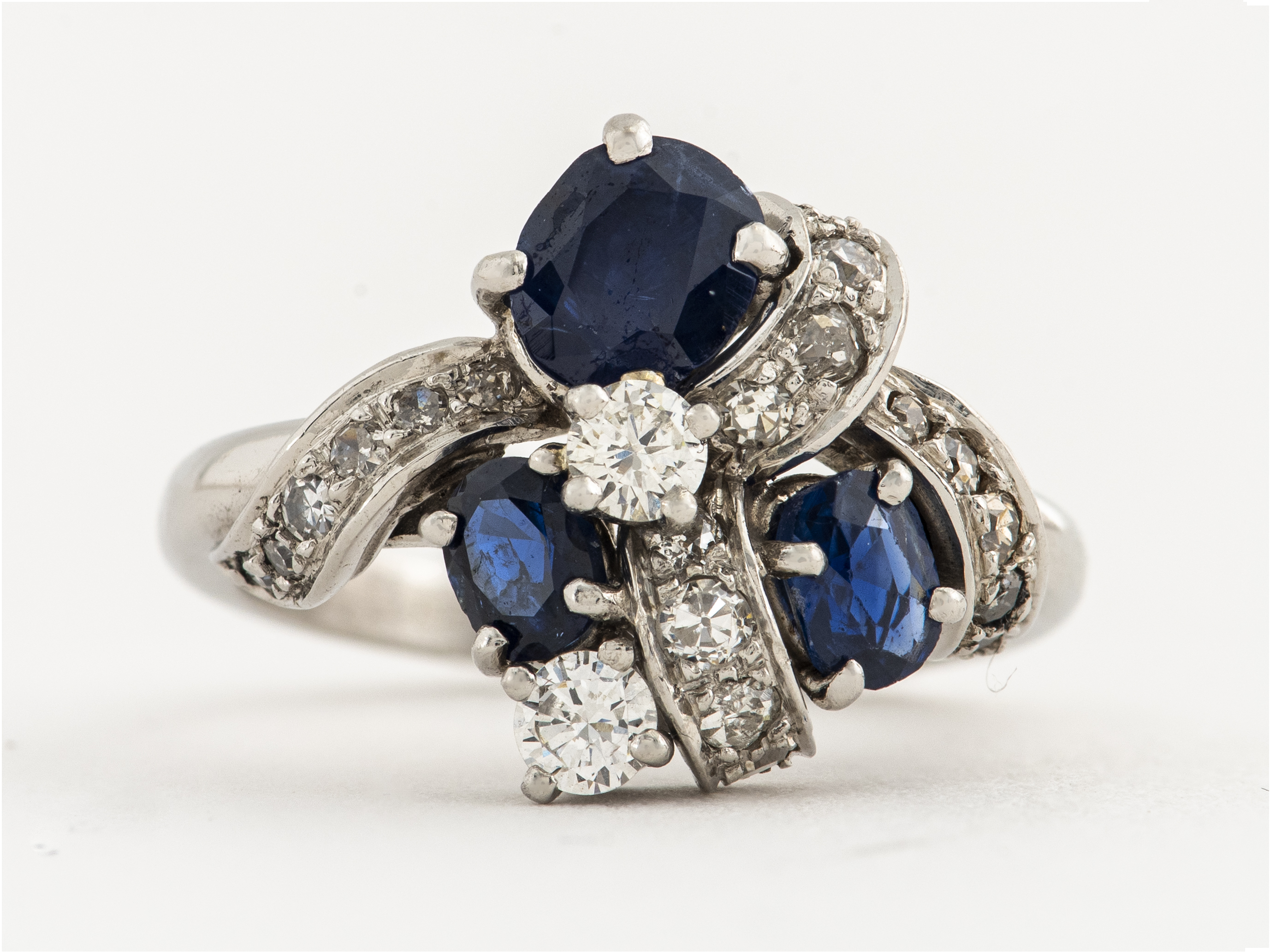 PLATINUM DIAMOND & SAPPHIRE CLUSTER